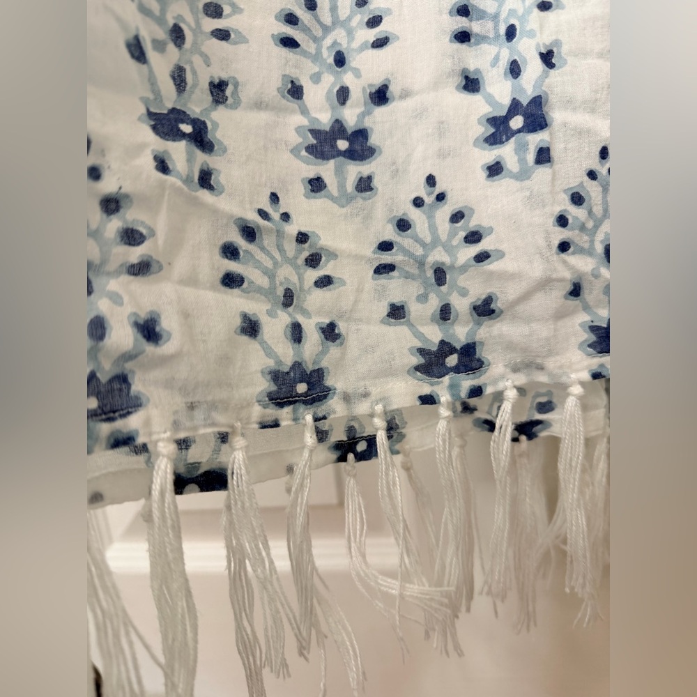 Roller Rabbit White And Blue Patterned Fringe Bot… - image 3